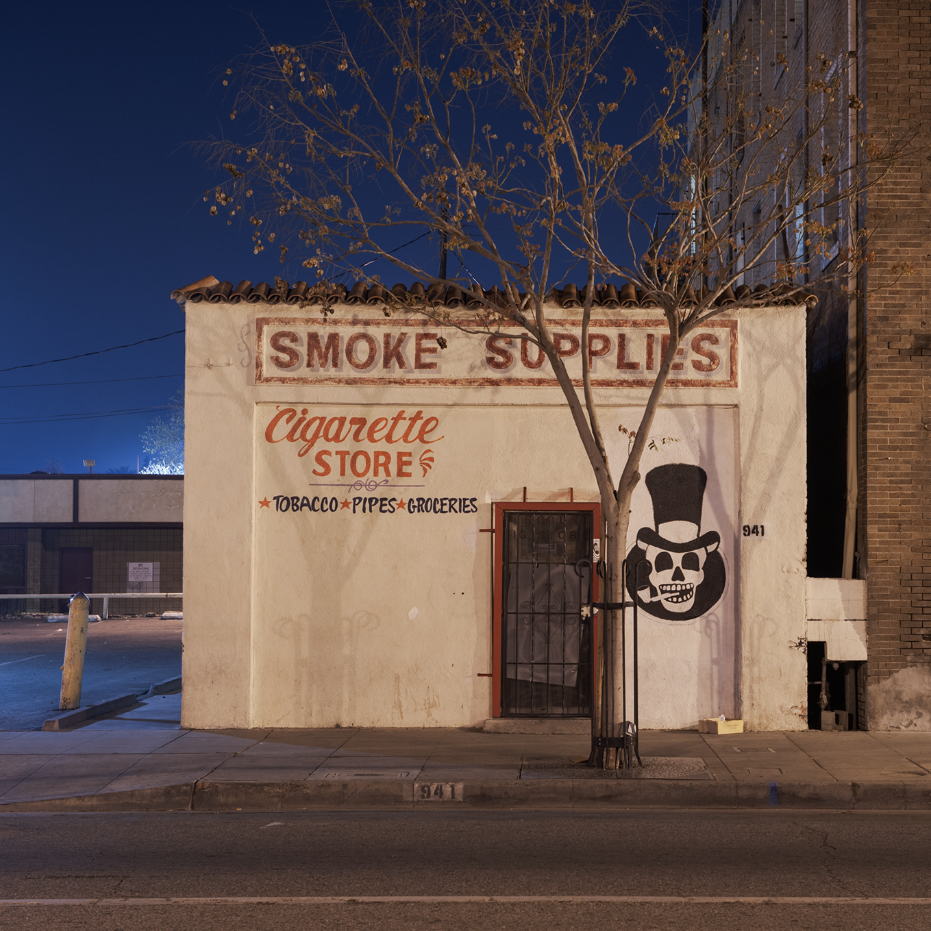 <i>Smoke Supplies</i> &nbsp Bakersfield, CA
